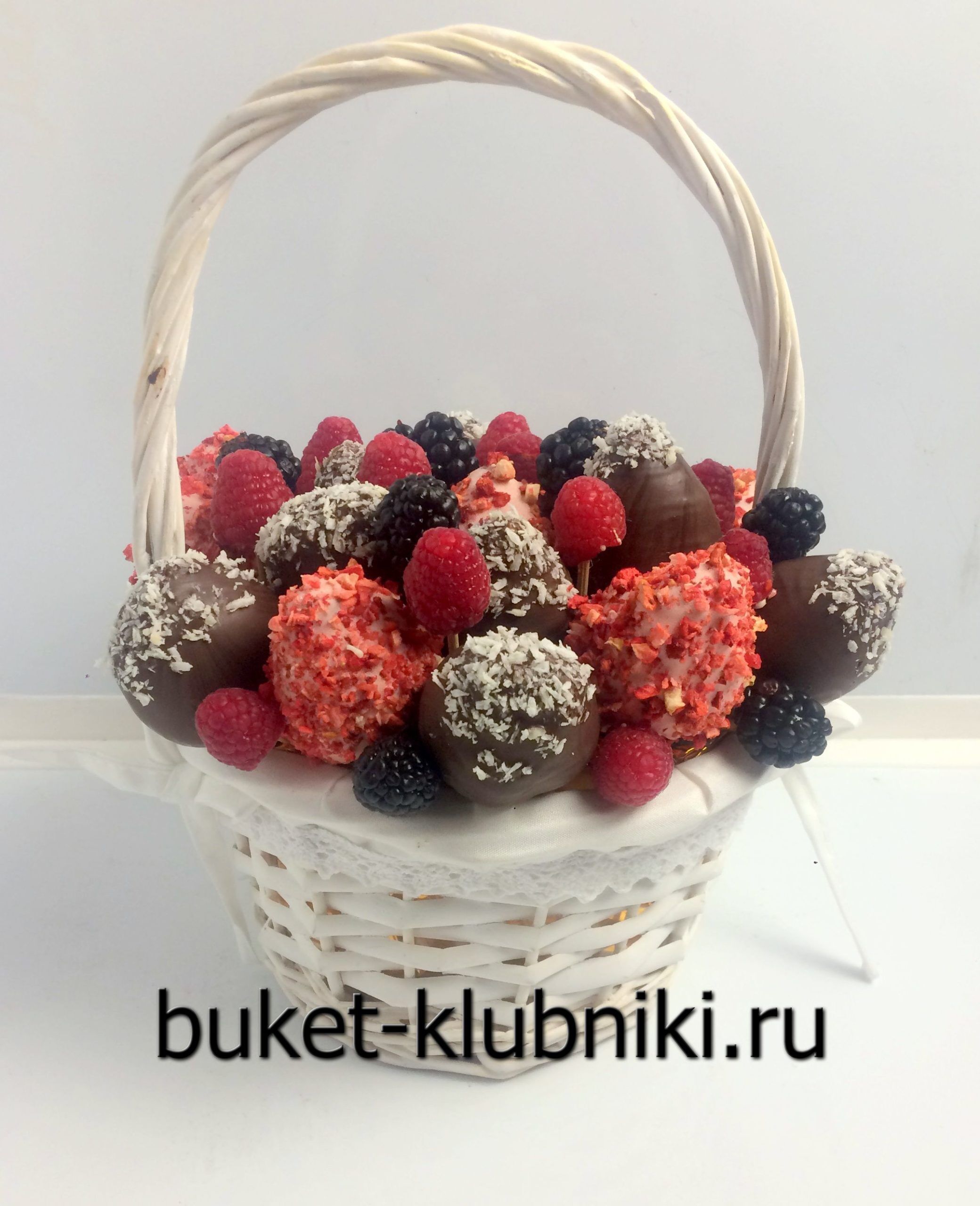 Корзинки с клубникой в шоколаде